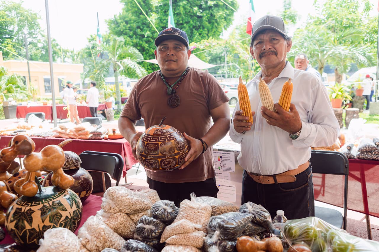 La milpa y la chaya protagonizan feria de saberes y ciencia en Izamal 