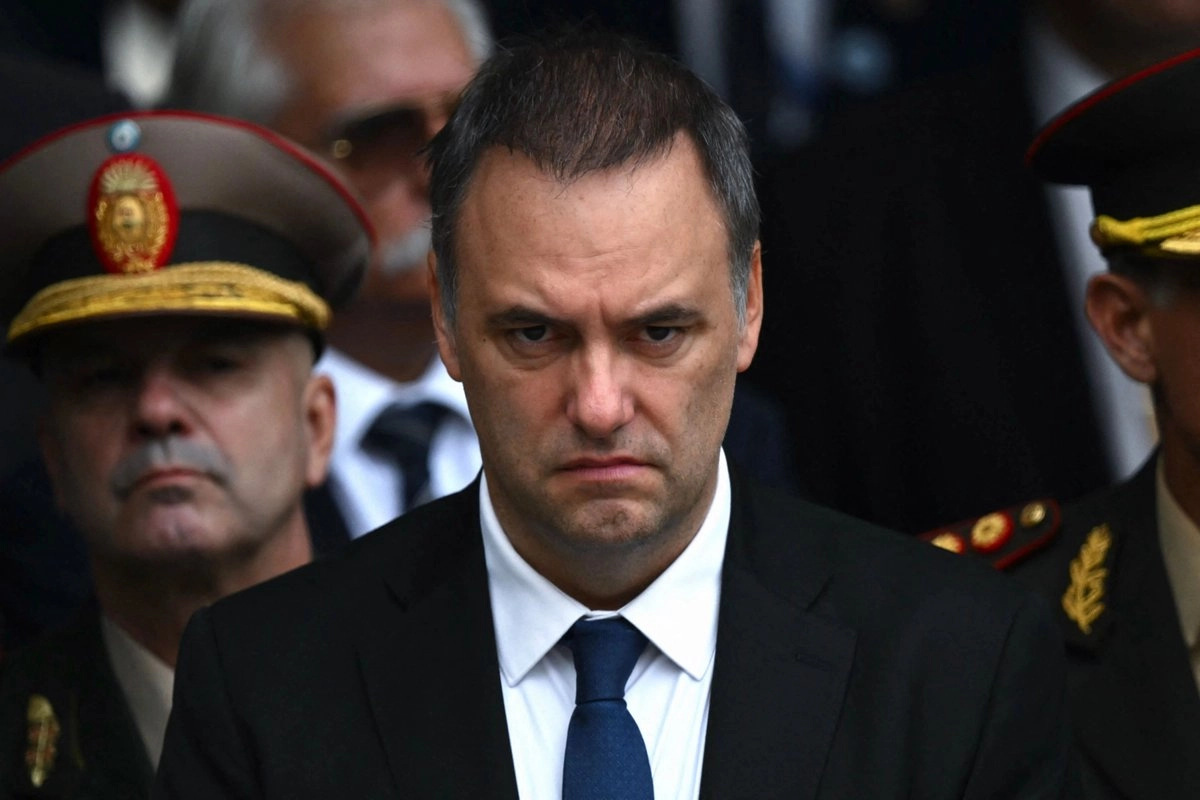 Argentina: jefe de gabinete de Milei renuncia tras investigación por presunto enriquecimiento ílicito