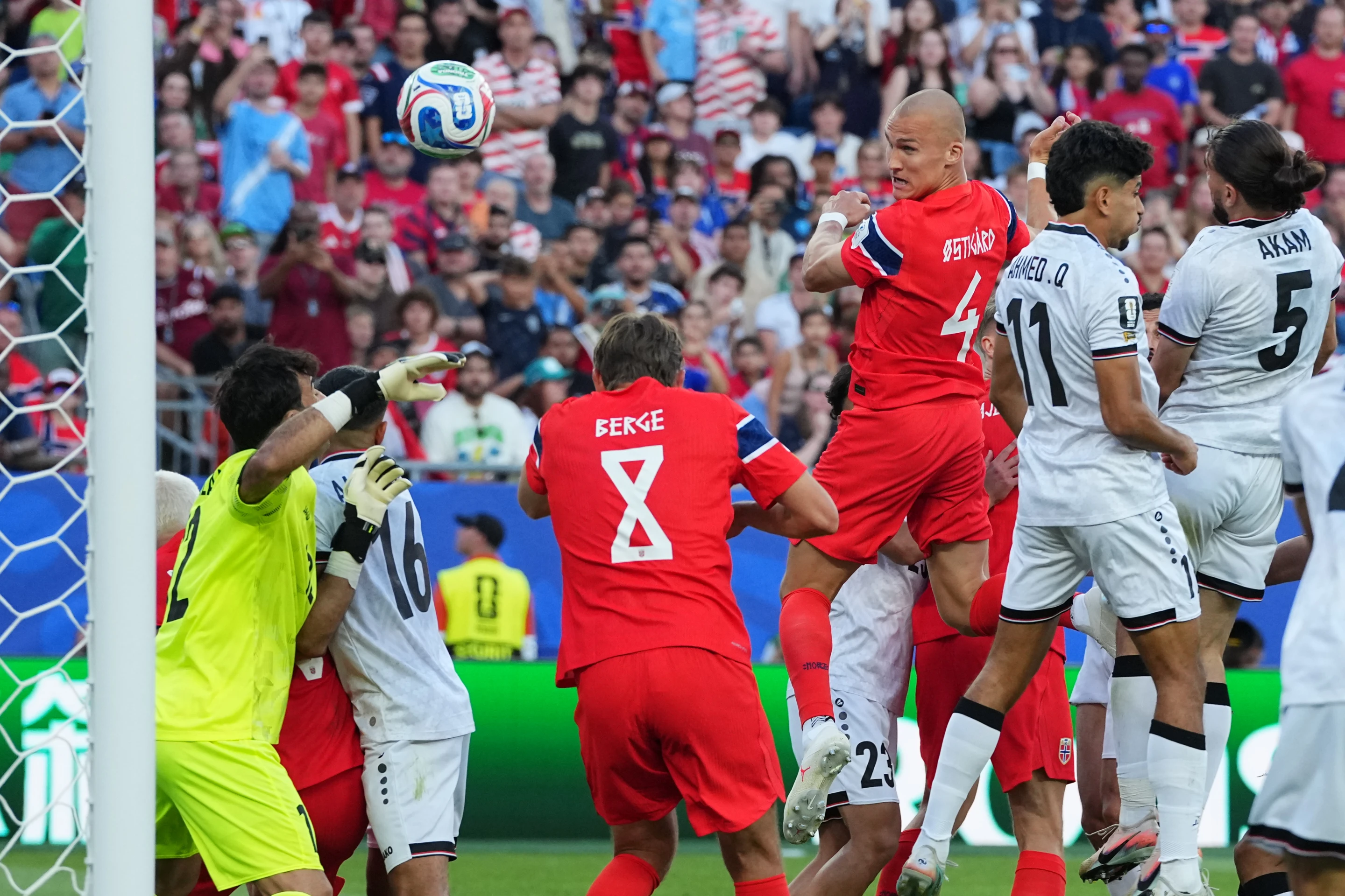 Haaland y Mbappé, en acción al continuar los dieciseisavos de final del Mundial