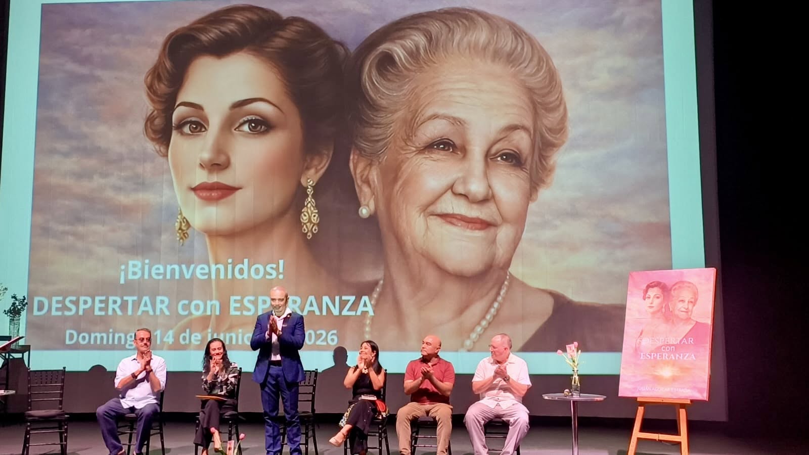 Julián Aguilar presenta su libro ''Despertar con Esperanza''