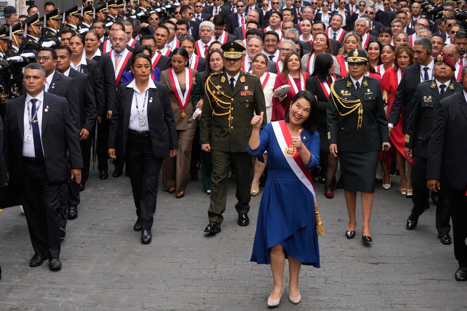 Keiko Fujimori asume la presidencia de Perú con la promesa de enfrentar la inseguridad