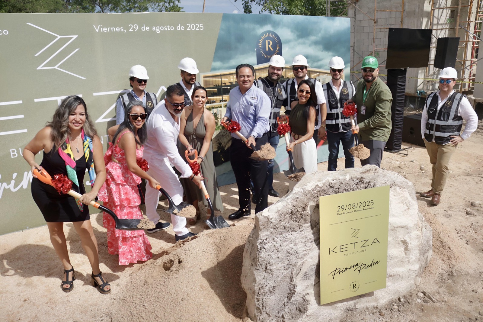 Colocan la primera piedra de Ketza Business Center, en Playa del Carmen