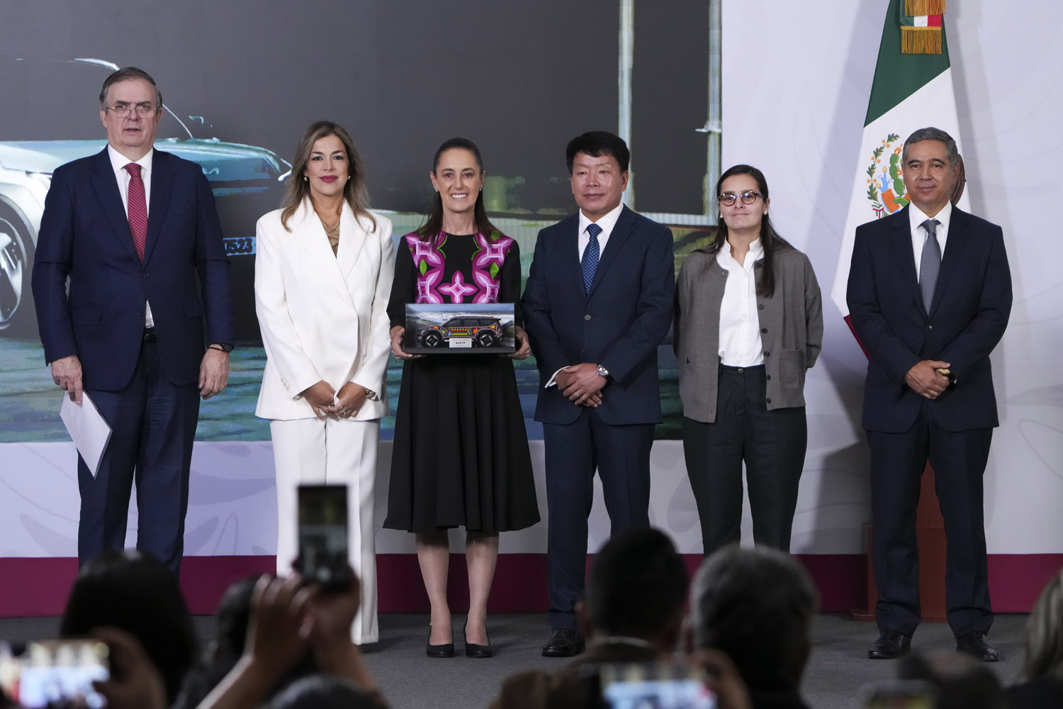 La firma coreana Kia invertirá 649 mdd en México para iniciar en el país la producción de vehículos eléctricos