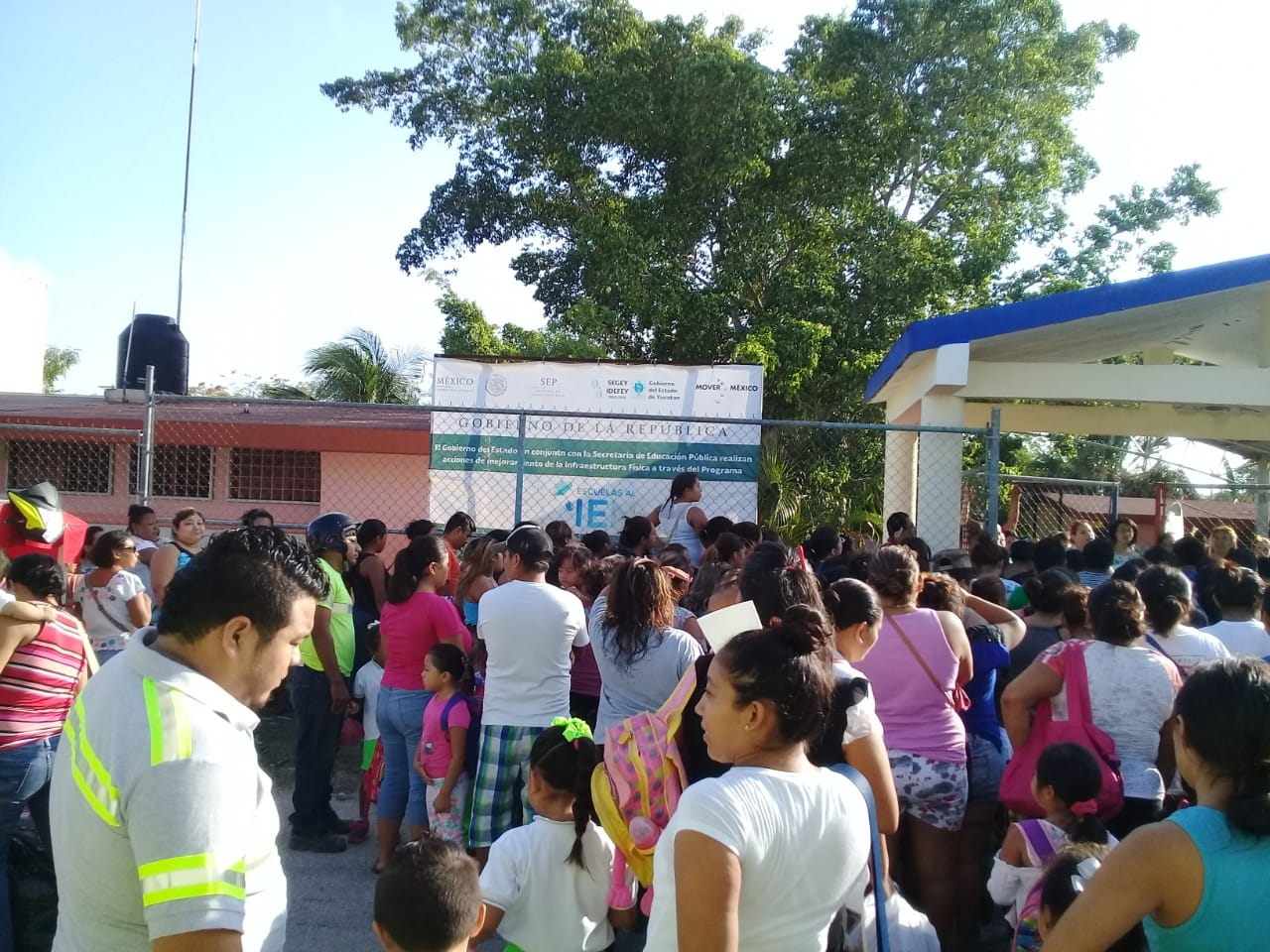 Padres de familia exigen mayor seguridad para kinder de Kanasín