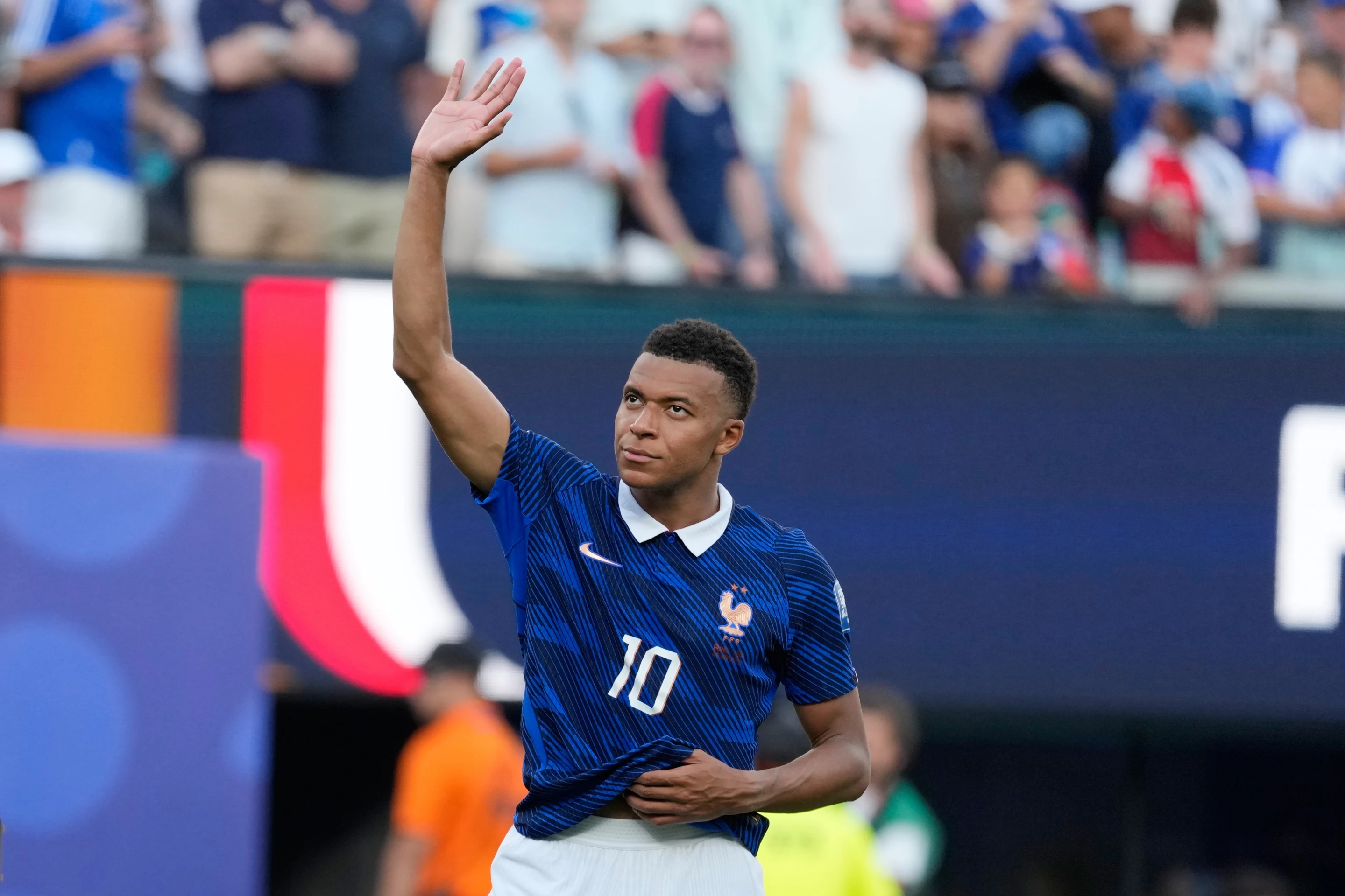Mbappé no le da respiro a Messi en la puja por ser el rey goleador de los mundiales