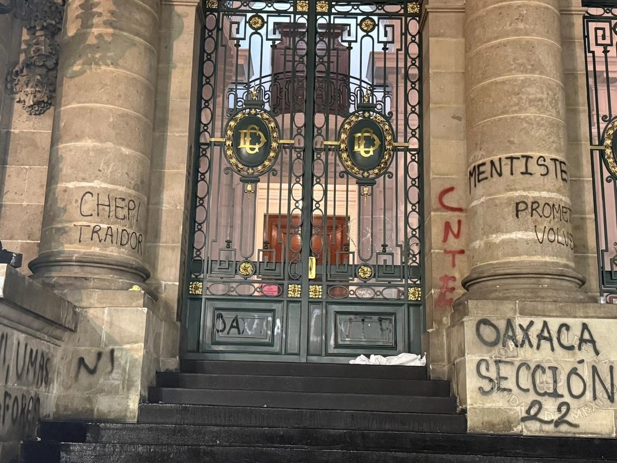 CNTE levanta su plantón y revive el Centro Histórico de CDMX; entre comerciantes, alivio