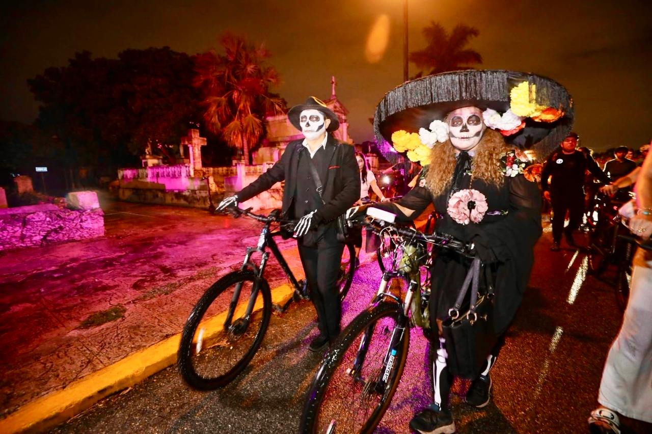Ayuntamiento de Mérida promueve el uso de la bicicleta en el Festival de las Ánimas 