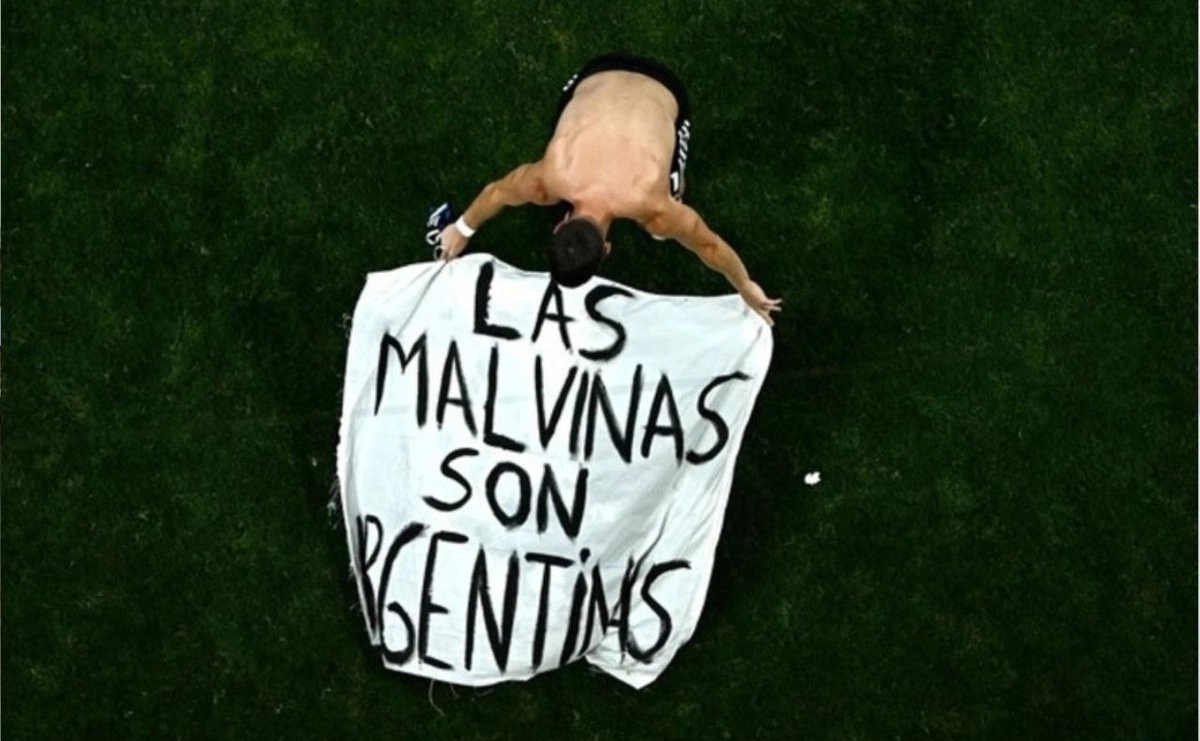 FIFA sanciona a Argentina por pancarta de las Malvinas e incidentes en el Mundial