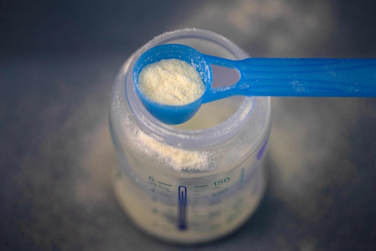 Nestlé y Danone, señaladas de vender leche para bebé contaminada
