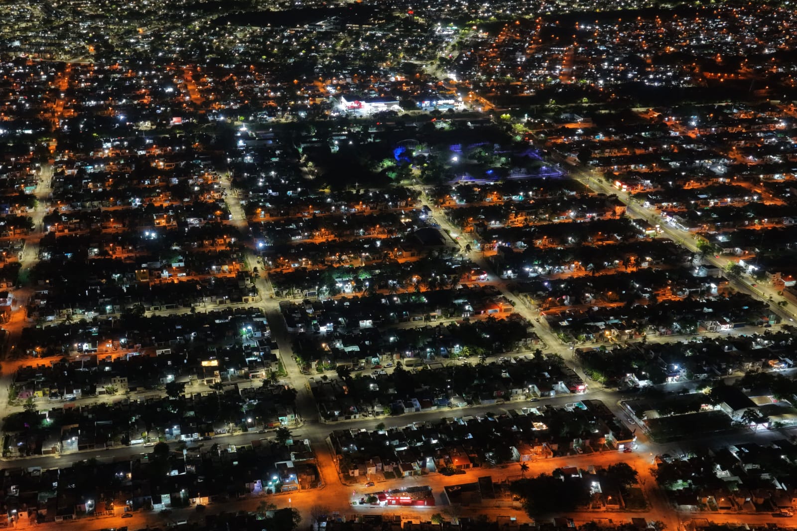 Mérida acelera modernización del alumbrado con más de mil 700 luminarias LED en Ciudad Caucel