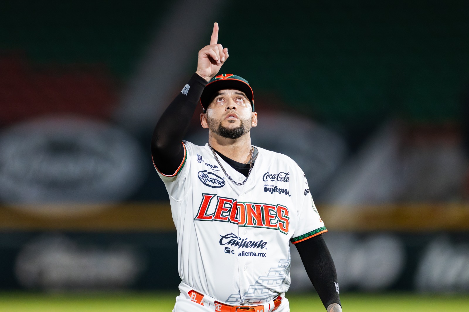 Negrín se luce, Obeso batea jonrón y los Leones se llevan la serie en Veracruz