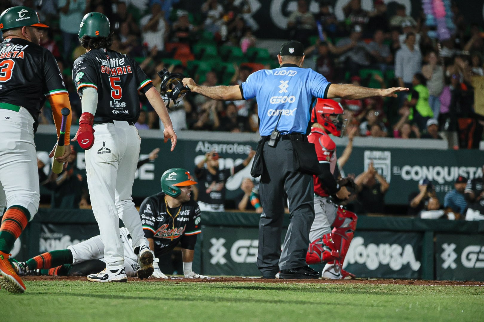 Los Leones se llevan la serie completa ante los Diablos