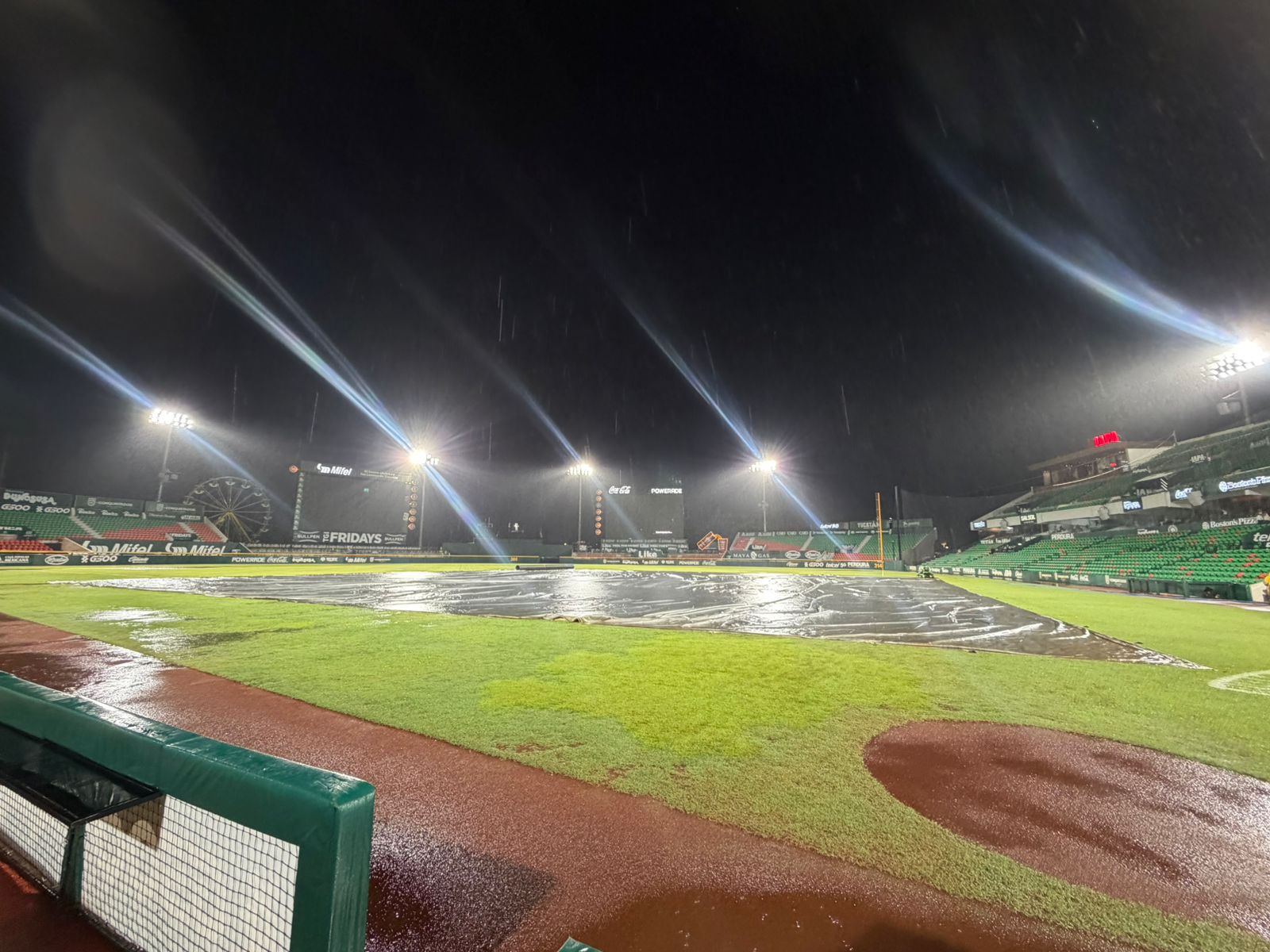 Los Leones, con Brennan y Méndez en la loma, van por otra serie ante los Diablos