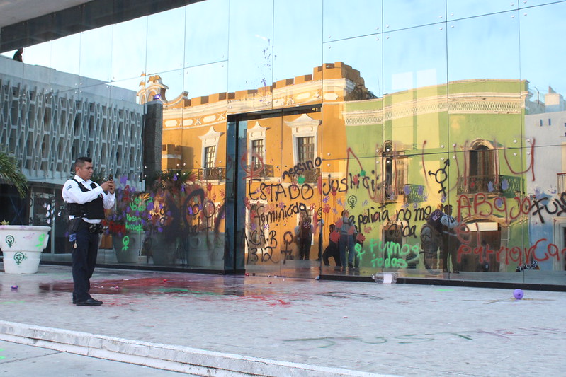 Colectiva Ley Sabina Campeche condena sanciones a quien pinte monumentos en manifestaciones