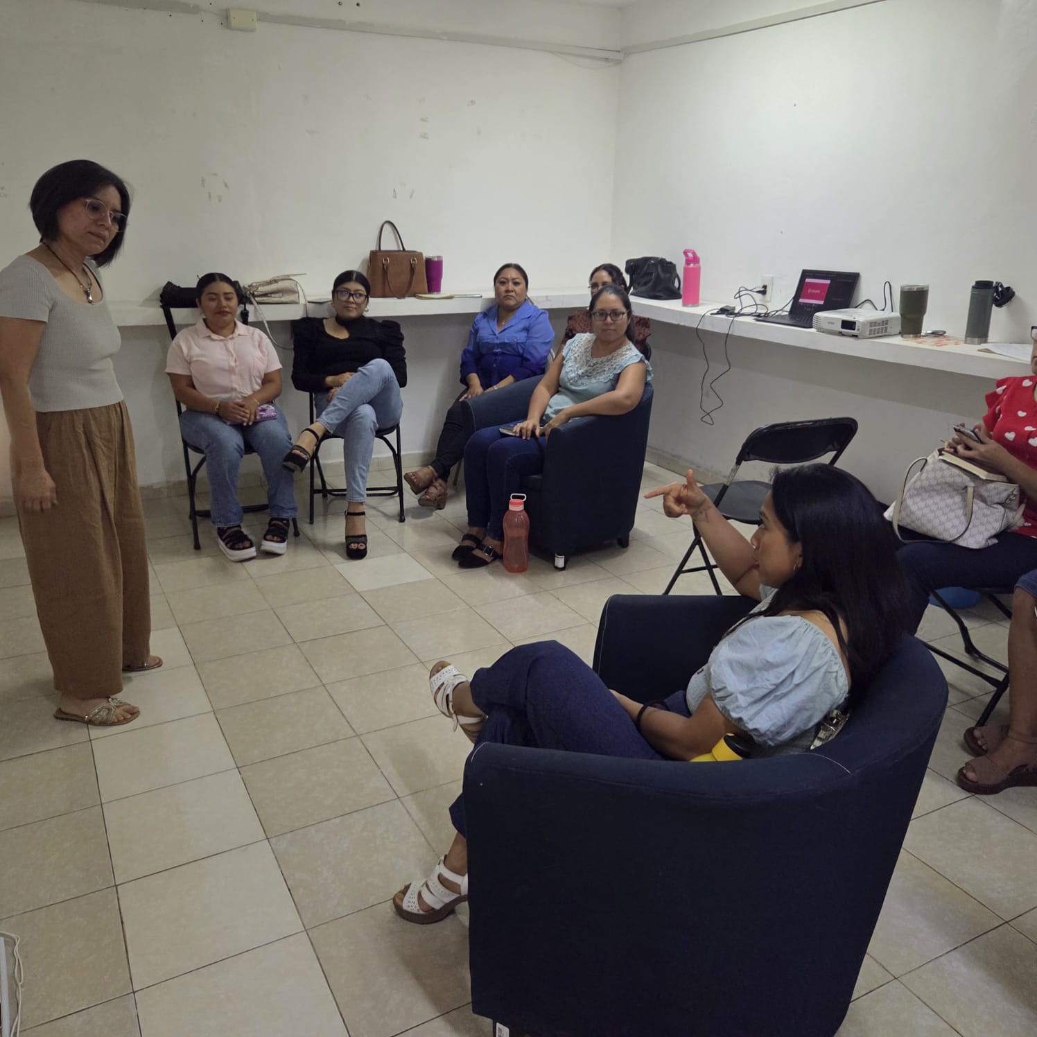 SEmujeres capacita a profesionales de los 31 Centros Libre