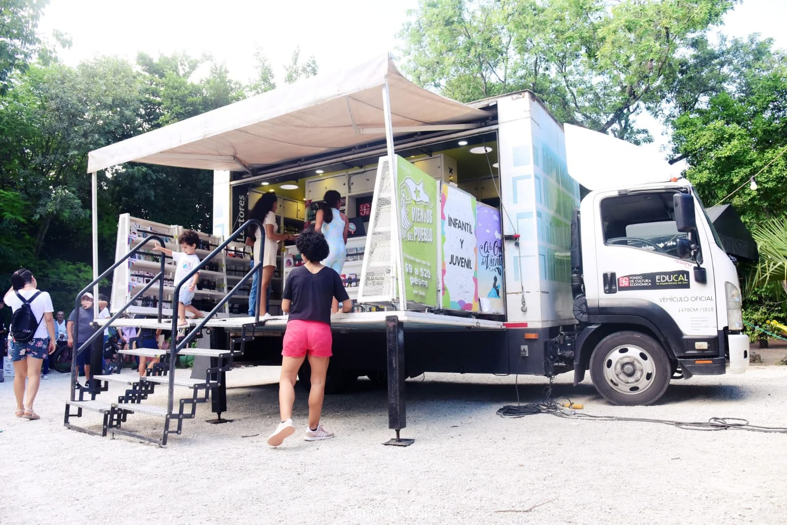 Librobus llega a Playa del Carmen