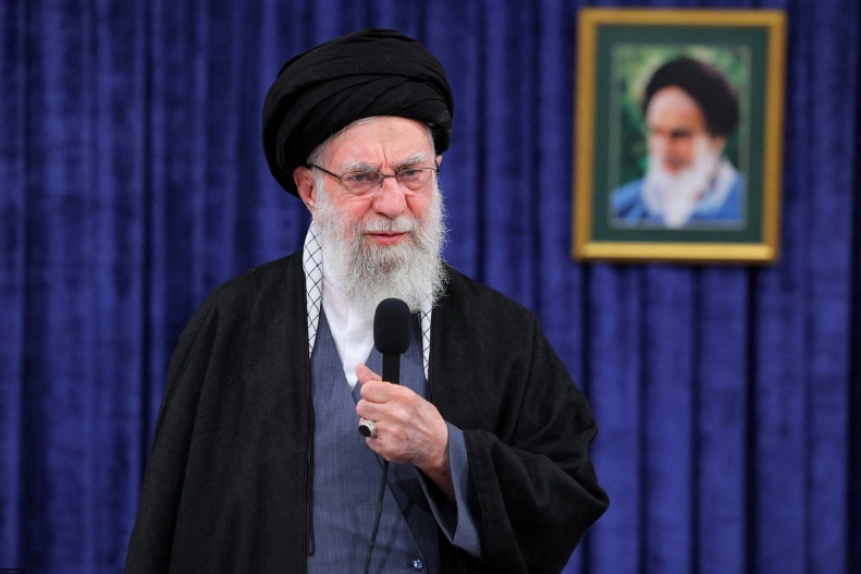 El ayatollah Jamenei, líder supremo de Irán, indulta a más de 2 mil presos en el aniversario de la revolución islámica