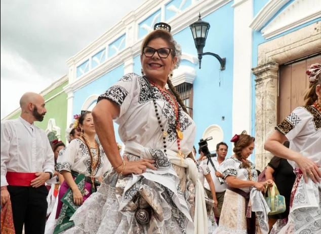 Liz Hernández se registra en Morena para buscar diputación federal por Campeche