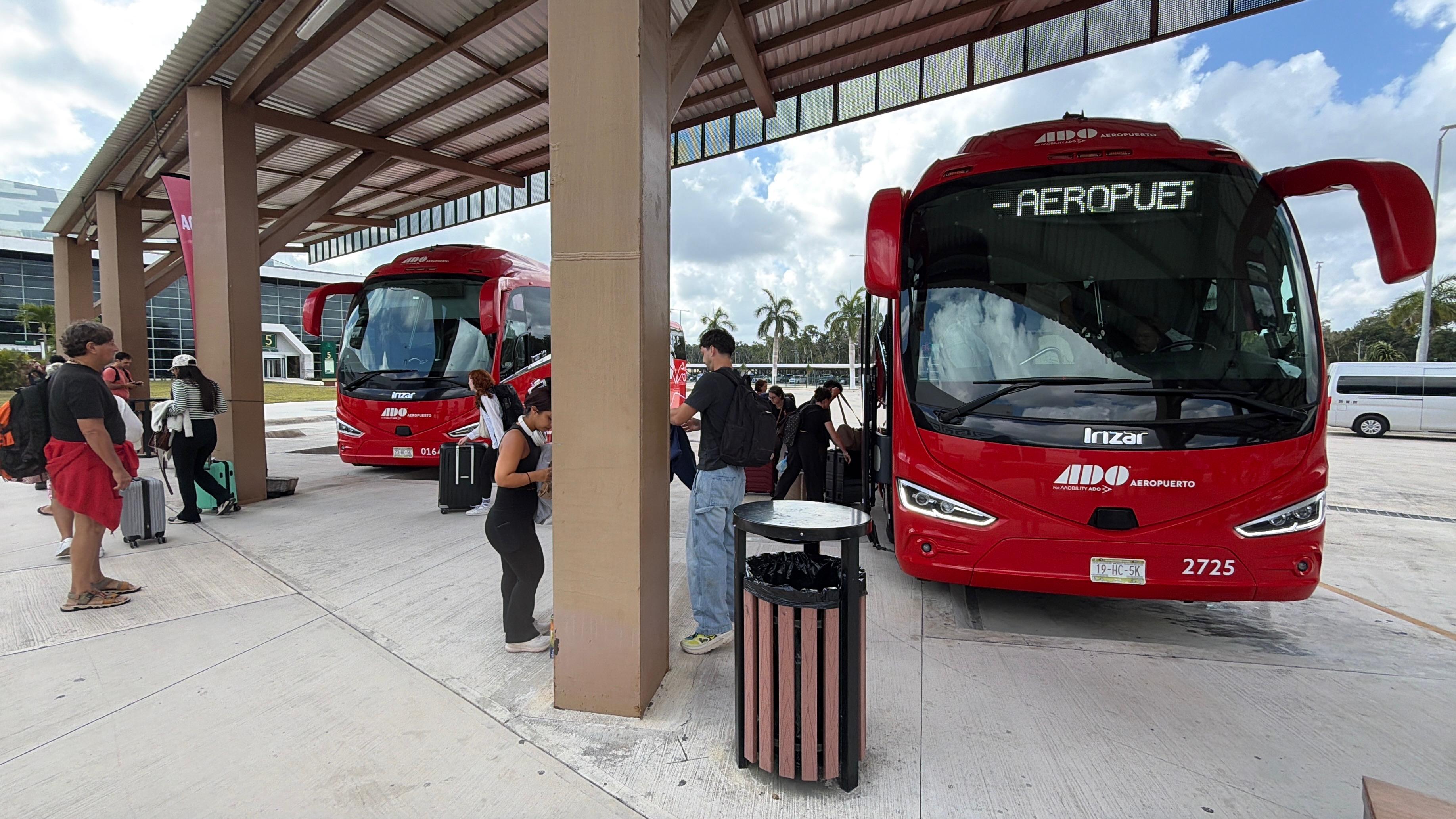 Tulum recibe cada semana a 600 mexicanos repatriados de EU