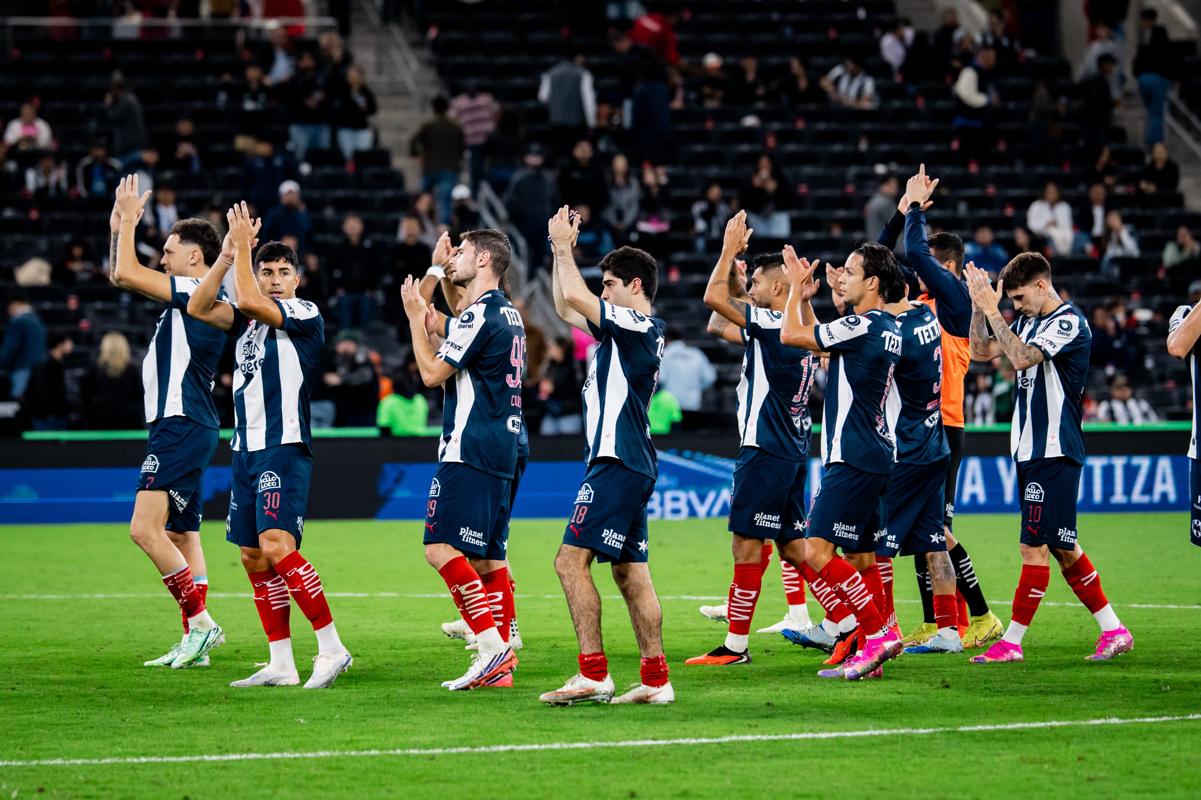 Monterrey supera 2-1 a Pachuca como local y regresa a zona de liguilla