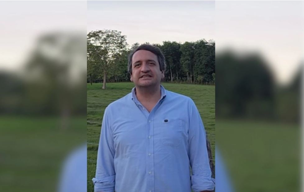 Andrés Manuel López Beltrán anuncia su registro como aspirante a diputado federal por Tabasco