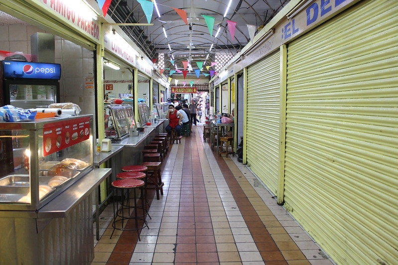 Frente a la desolación, locatarios del Bazar García Rejón bajan sus cortinas