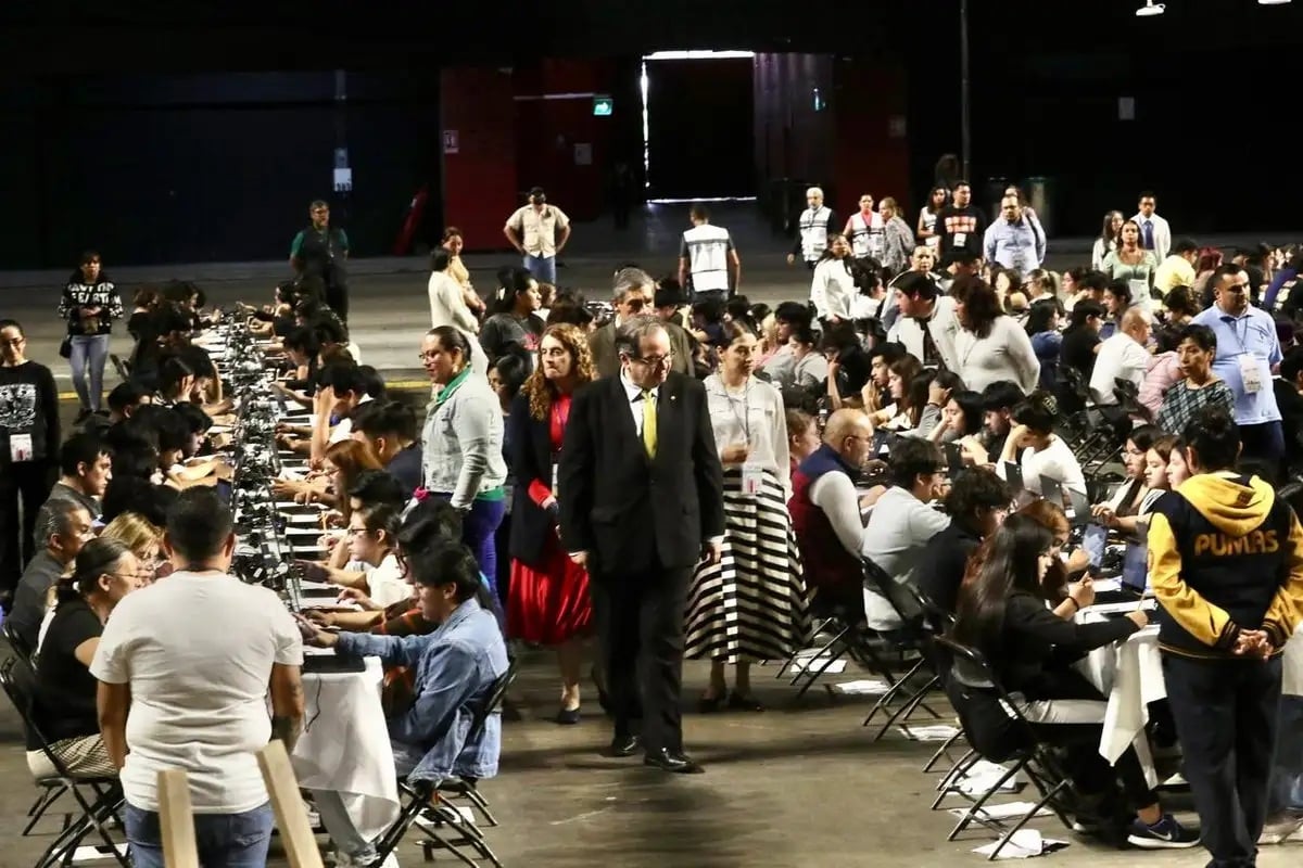 Insiste el rector en culpar a ''tramposos''