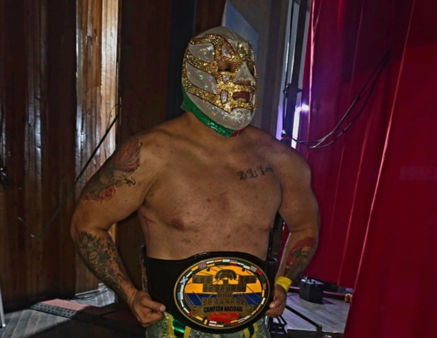 Réferi de lucha libre muere tras recibir martinete de 'El Hijo de Fishman'; el luchador fue detenido e imputado