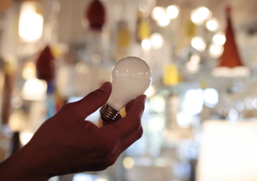 SCJN frena cobro inconstitucional por alumbrado en Tulum