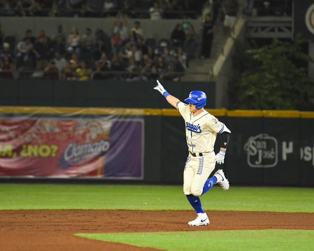 Con ayuda de los leones Cardona y Foster, ganan Yaquis y Naranjeros