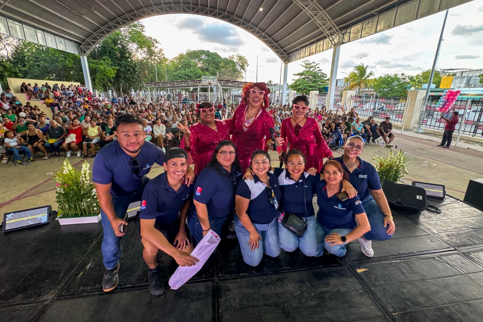 Aguakan celebró el Día de las Madres junto a más de mil 200 vecinos de Cancún y Playa del Carmen
