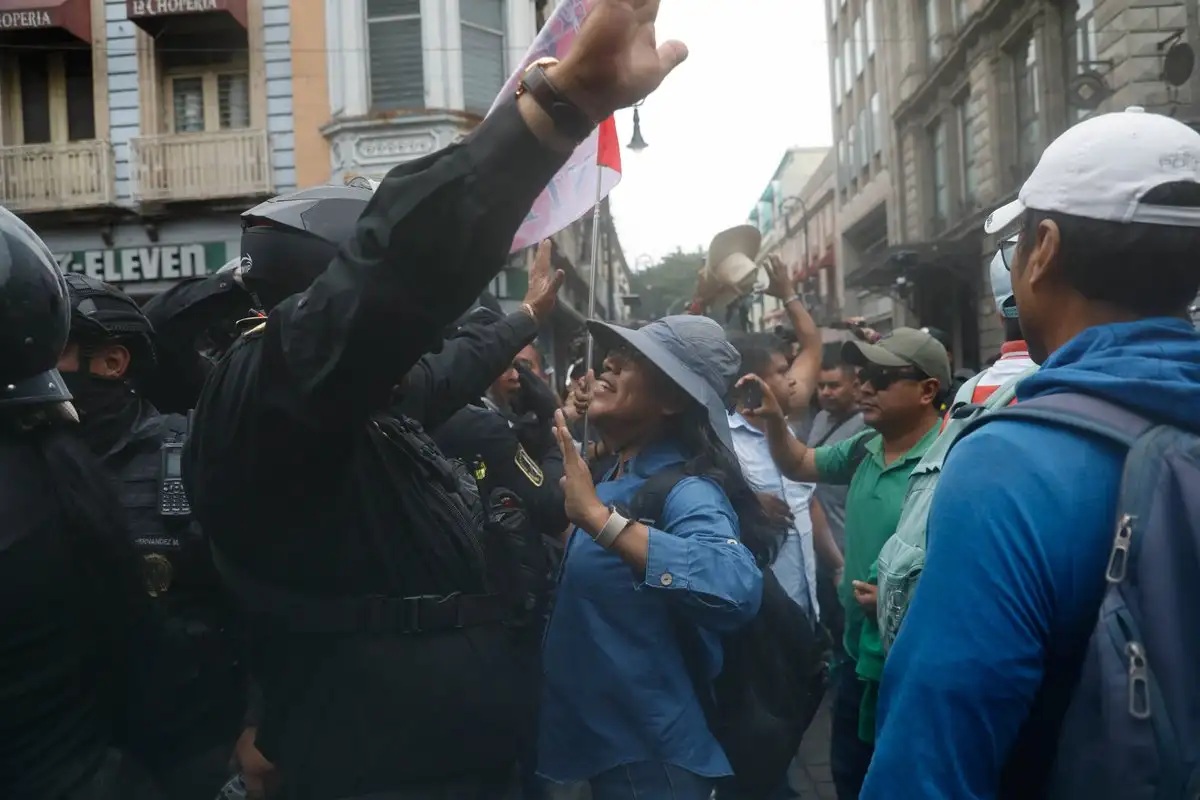 Primero encuesta, luego diálogo con la CNTE