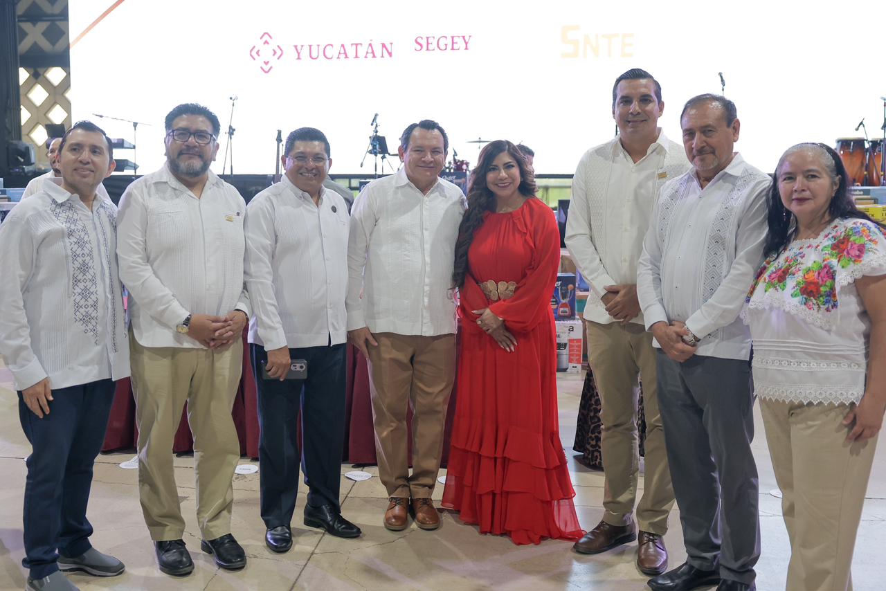 Reconocen en Yucatán la labor de más de 3 mil 800 trabajadores de apoyo educativo