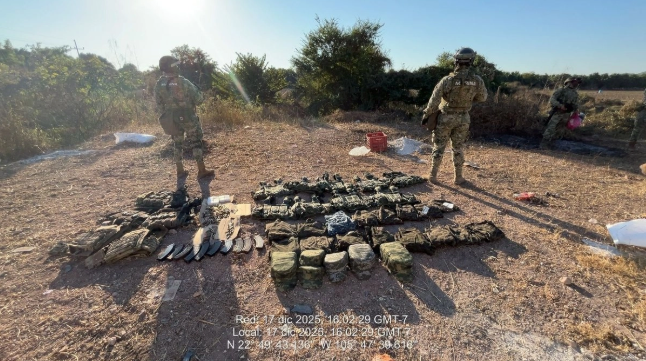 Desmantelan campamentos delictivos y aseguran explosivos en Escuinapa, Sinaloa