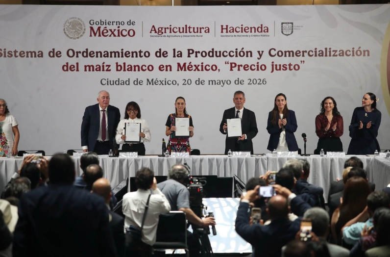Gobierno federal firma acuerdo con productores para garantizar ''precio justo'' del maíz blanco