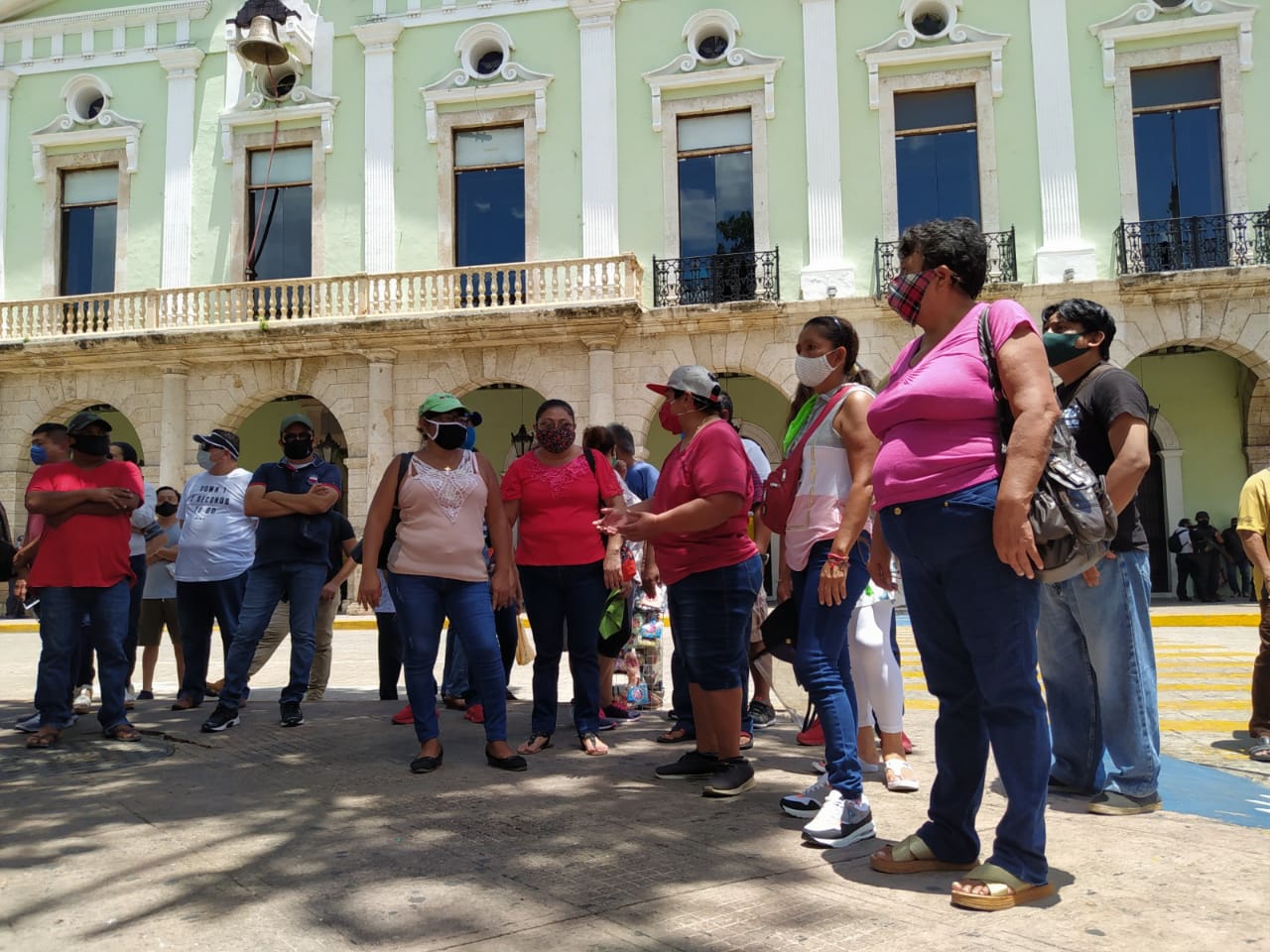 Concesionarios de expendios de cerveza se manifiestan contra la Ley Seca