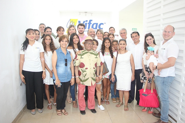 Manzanero visita instalaciones de Vifac