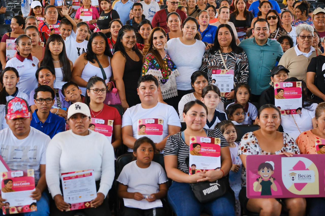 Mara Lezama encabeza asamblea informativa de la beca ''Rita Cetina'' en Cancún