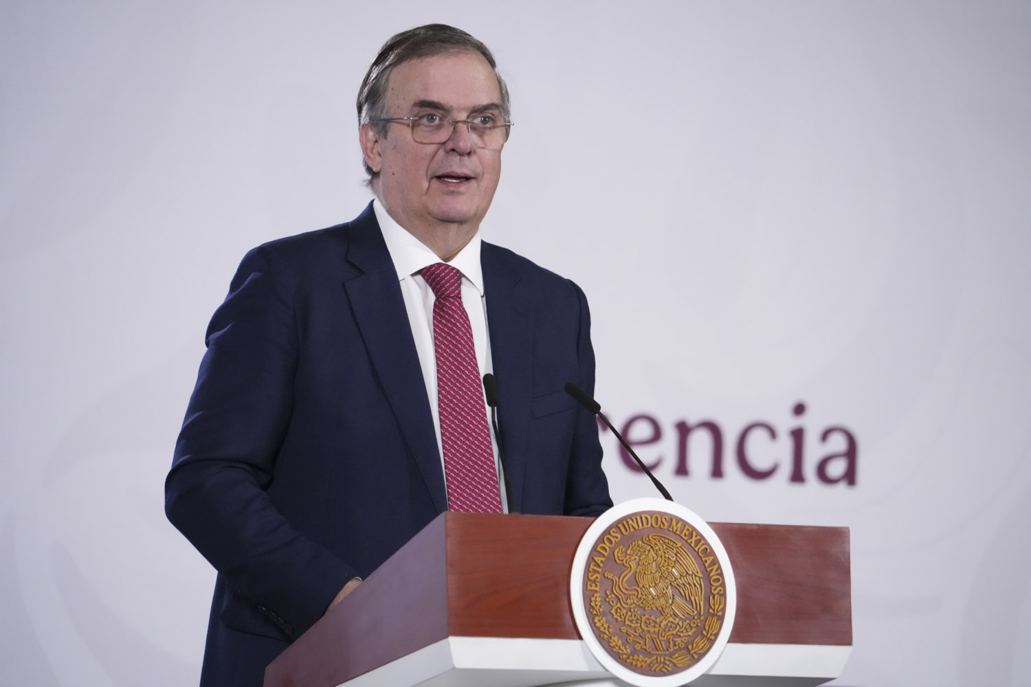 ''México es el cliente más grande de EU'', sostiene Ebrard frente a 