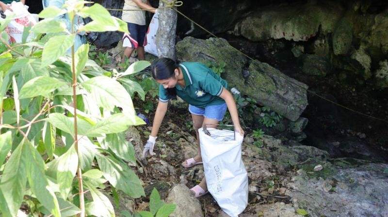 Con recolección de basura y feria ambiental, SDS y sociedad se unen para proteger cenotes de Homún