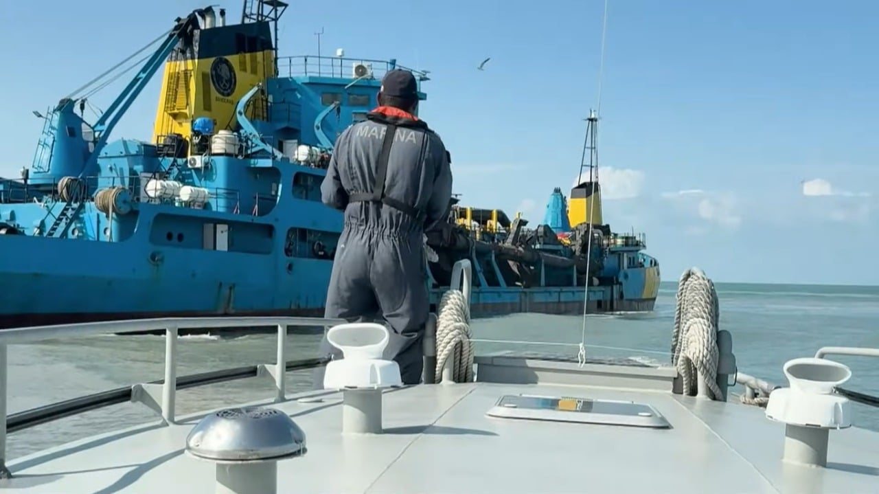 Inicia dragado en canal de acceso de Puerto Isla del Carmen