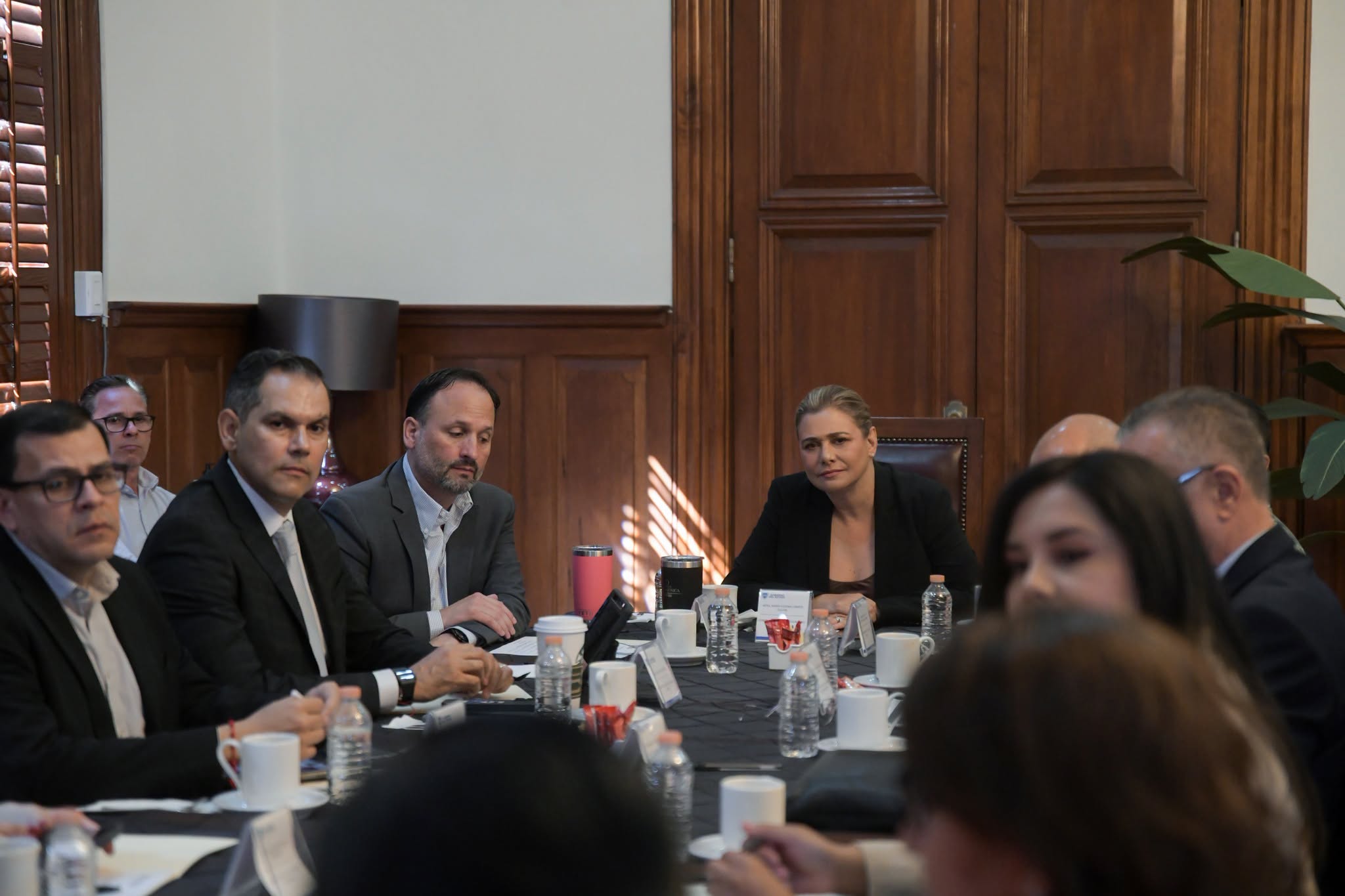 Politiquería, debatir con Maru Campos: Sheinbaum; ''que ella cumpla con su trabajo y yo con el mío''
