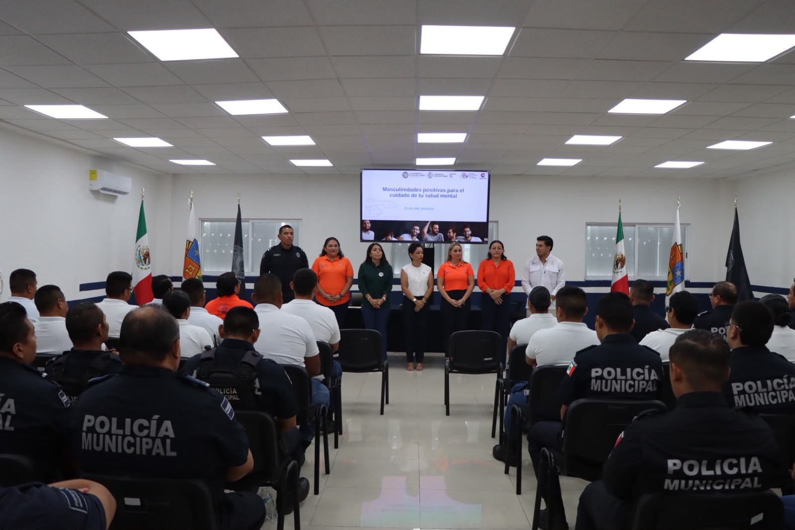 Impulsan masculinidades positivas y salud mental entre policías de Playa del Carmen