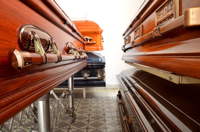 Vivir mata; morir cuesta... bastante