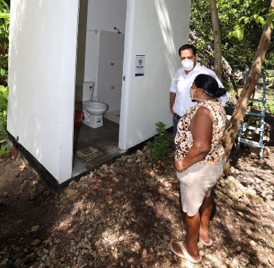 Mauricio Vila, supervisa viviendas en los municipios de Sudzal y Huhí