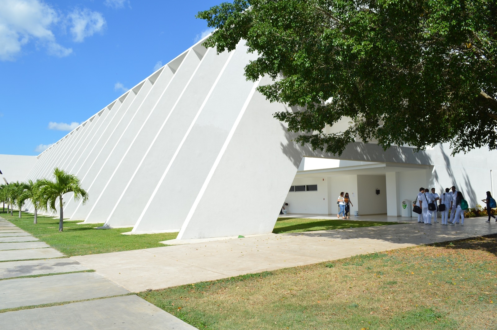 Inaugura Anáhuac Mayab edificio de Salud