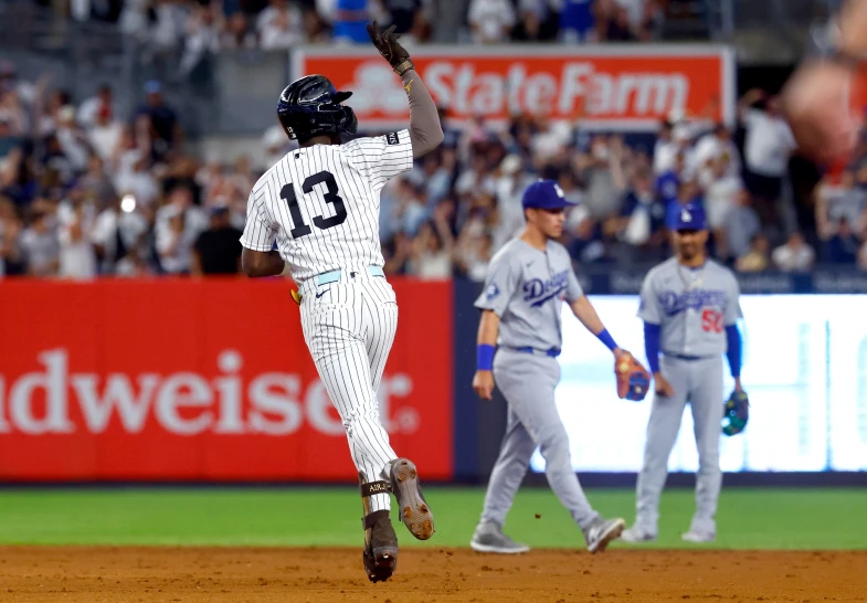 Jazz Chisholm Jr. batea jonrón de desempate en la octava y los Yanquis se imponen 2-1 a los Dodgers