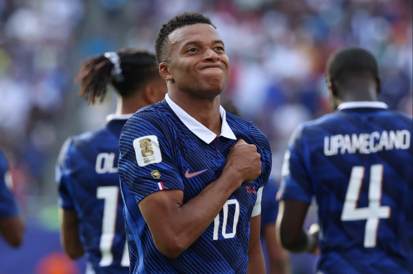 Mbappé anota dos goles y Francia vence a Suecia por 3-0 en el Mundial