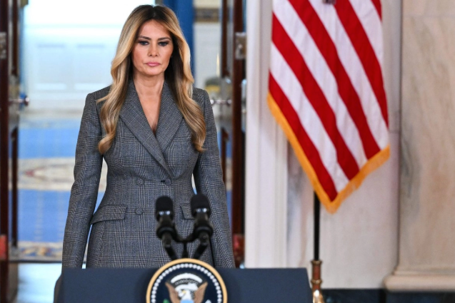 Melania Trump niega haber mantenido una relación con el delincuente sexual Jeffrey Epstein