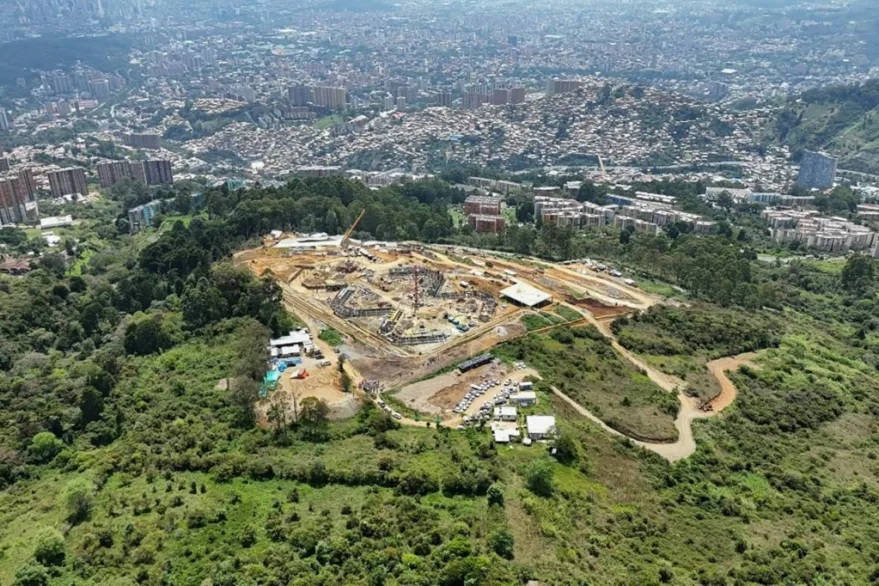 Medellín construye la primera megacárcel de Colombia inspirada en el modelo de Bukele